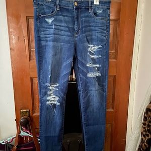 AEO distressed jean